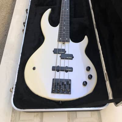 Gibson Bunny Brunel 4 Str. Fretless 1986 Pearl White image 1