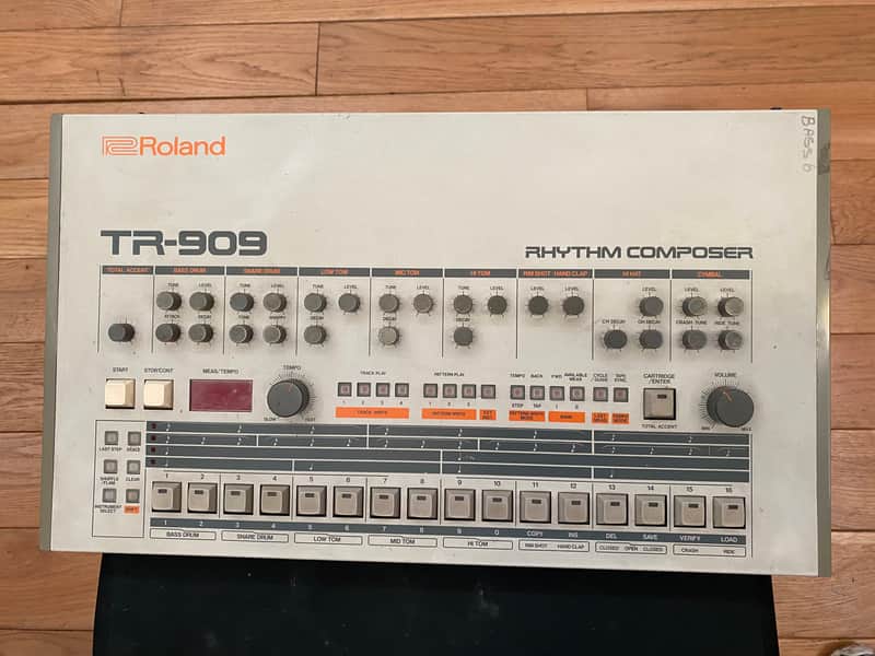 Roland TR-909 Rhythm Composer 1983 - 1985 - White image 1