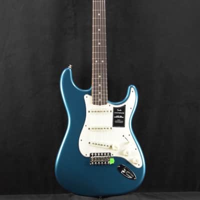 Fender Vintera III Late '60s Stratocaster Ocean Turquoise Rosewood Fingerboard image 2