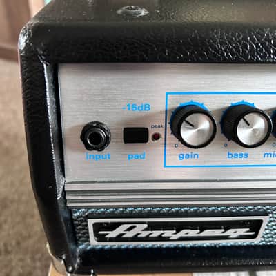 Ampeg Micro VR 200-Watt Compact Solid State Bass Amp Head 2011 - Present - Black image 7