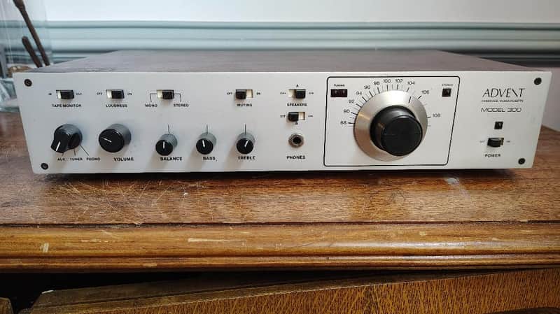 Advent Model 300 preamplifier in excellent condition, serviced - 1970/s image 1