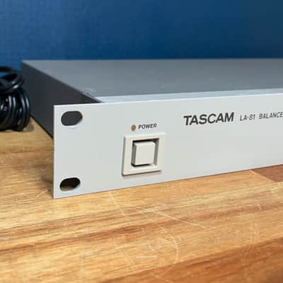 Tascam LA-81 8ch Balanced to Unbalanced Line Converter image 3