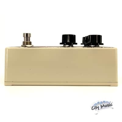 Used Frost Giant Electronics Bass Mountain Distortion Fuzz Guitar Effects Pedal ♪ image 6