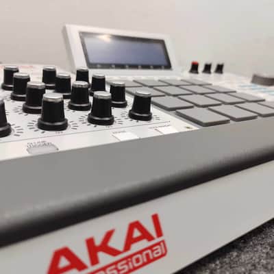 Akai MPC Renaissance Groove Production Studio 2012 - 2019 - Grey image 4