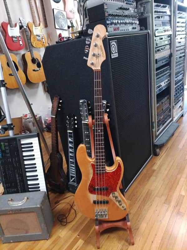 1985 Kubicki Jazz Bass Natural w/ active