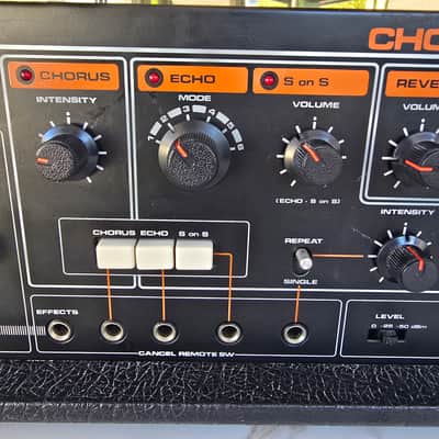 Roland RE-501 Chorus Echo 1980 - 1984 - w/ Dust Cover & Switch image 10