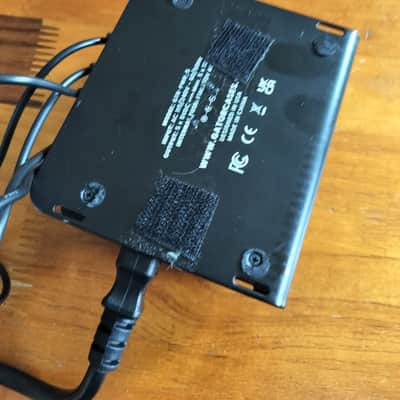 Gator GTR-PWR-5 Power Supply with 5 Isolated Outlets 2010s - Black image 2