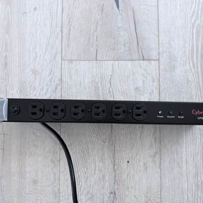 CyberPower CPS1215RMS Surge Protector & Power Strip Bild 2