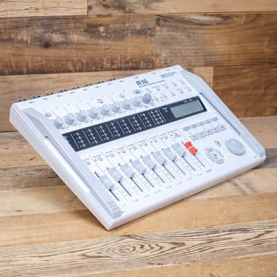 Zoom R16 (R-16) Digital Multitrack Recorder Multi-Track Multitracker U282475 image 3