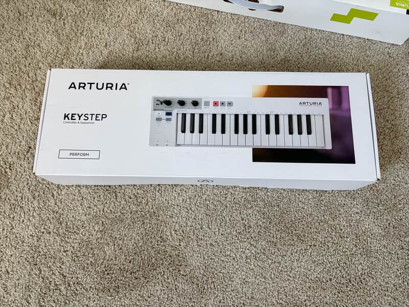 Arturia KeyStep 32-Key MIDI Controller 2017 - 2025 - White image 1