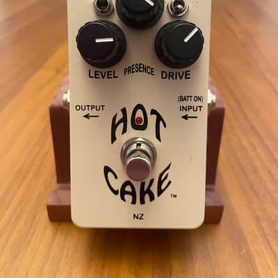 Crowther Hot Cake 1976 - Present - White image 2