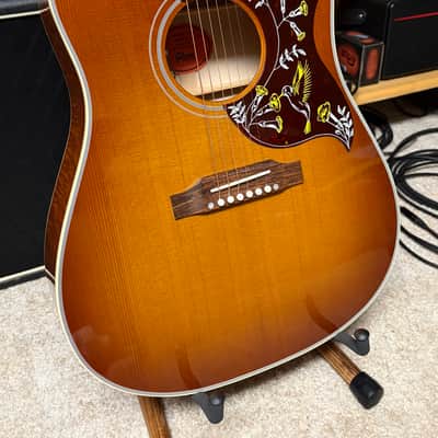 Gibson Custom Shop Hummingbird 2023 - Honey Burst Nitro image 3