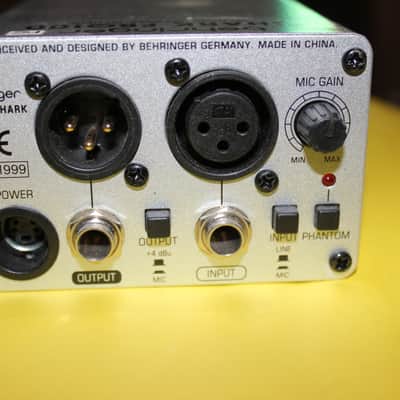 Behringer Shark FBQ100 Automatic Feedback Destroyer with Power Supply image 4