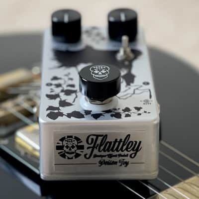 Flattley Poison Ivy ~ Octave Harmonic Fuzz ~ Silver Range ~ Includes FREE Power Supply image 6
