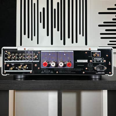Marantz Model 30 60-Watt Stereo Solid-State Integrated Amplifier 1976 - 1978 - Silver image 8