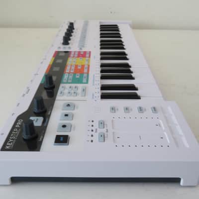 Arturia Keystep Pro Midi Controller/Sequencer Keyboard White image 6
