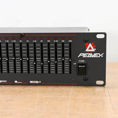Peavey QF 131 31-Band Graphic Equalizer CG0145Y image 2