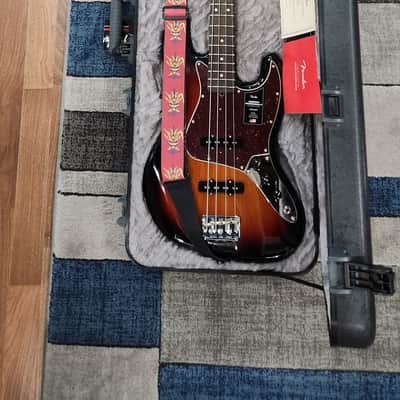 Fender American Professional II Jazz Bass with Maple Fretboard 2020 - Present - 3-Color Sunburst image 9