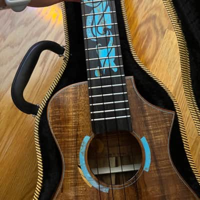 de Houtwinkel Custom koa tenor with fretboard inlay 2024 - French polish image 3