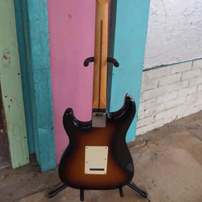 Fender Stratocaster HSS 2012 - Sunburst image 5