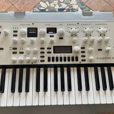 Korg KingKORG Neo 37-Key Analog Modeling Synthesizer 2024 - Present - White