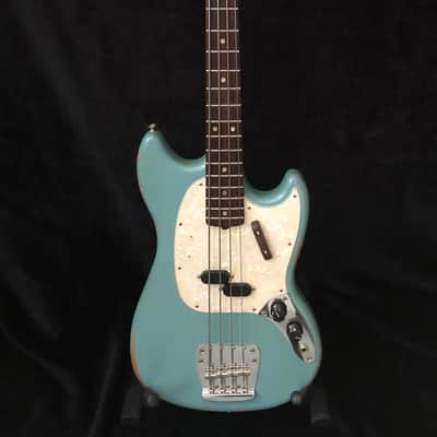 Fender JMJ Road Worn Mustang Bass + Hard Case, Pro Setup image 2
