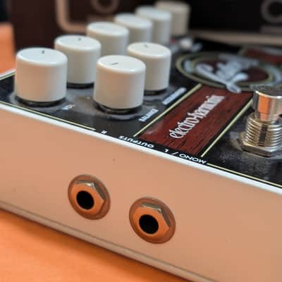 Electro-Harmonix Lester G Deluxe Rotary Speaker 2015 - Present - Black / Brown image 3