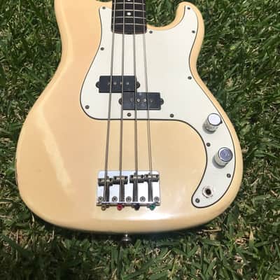 Squier Medium Scale 32'' Precision Bass 1985/1986 Made in Japan (MIJ) image 9