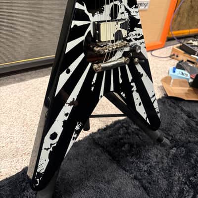 Epiphone Robb Flynn Signature "Love / Death" Baritone Flying V 2011 - Ebony with Love / Death Graphic image 5