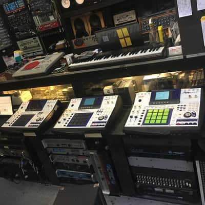 AKAI MPC 4000 MPC4000  Drum Sampler 512meg /CD/80HD Black pads //ARMENS// image 6