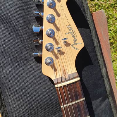 Fender Highway One Stratocaster with Rosewood Fretboard 2002 - 2005 - Natural image 2