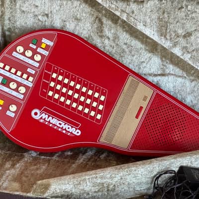 Suzuki OM-27 Omnichord 1981 - Red image 2