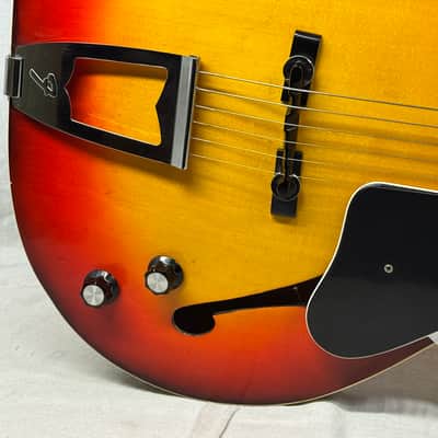 Fender Coronado I 1 Semi-Hollowbody Guitar with Case - Sunburst image 4