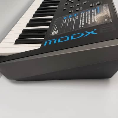 Yamaha MODX6 Electric Synthesizer image 7