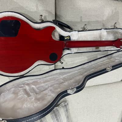 Gibson Les Paul Classic 2022 Cherry Burst Upgraded Locking Tuners Upgraded Gibson case image 5