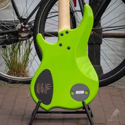Dingwall NG3 Nolly Signature 4-String Bass Guitar – Ferrari Green image 4