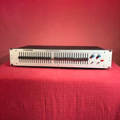 Klark Teknik DN332 Graphic EQ image 1