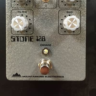 Mountainking Electronics Stone 128 Bass Booster/Overdrive image 1