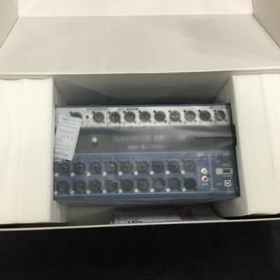 Soundcraft Ui24R 24-Channel Digital Mixer/USB Recorder with Wireless Control - Blue image 2