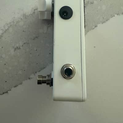 Pro Tone Pedals Attack Overdrive 2008-2015 - White image 2