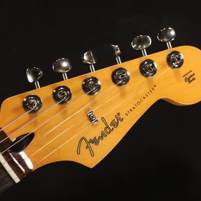 Fender Player II Stratocaster Rosewood Fingerboard Transparent Cherry Burst 939 image 4