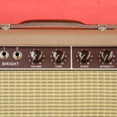 Fender '62 Deluxe Combo Guitar Amplifier image 3