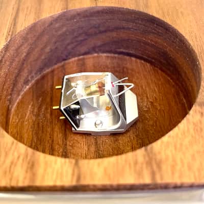 Rega Apheta 2 Low Output MC Phono Cartridge, Anodized aluminum body, Vital profile nude diamond Stylus on Aluminum Cantilever image 5