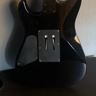 Squier Showmaster HH Skull & Crossbones 2003 - 2004 - Black Metallic / Skull & Crossbones image 6
