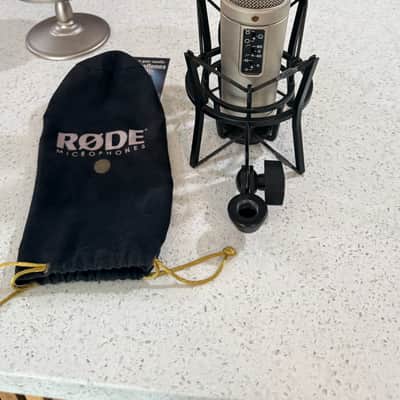Rode NT2-A Studio Solution Set - RØDE NT2-A Multi-Pattern Condenser Microphone w/ SM6 Shock Mount & Pop Filter image 7
