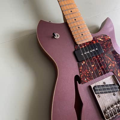 Custom Shop Semi-Hollow Electric Guitar (Nitro Finish, Boutique Pickups) - USA image 4