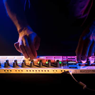 Arturia BeatStep Pro Drum Machine Step Sequencer image 7