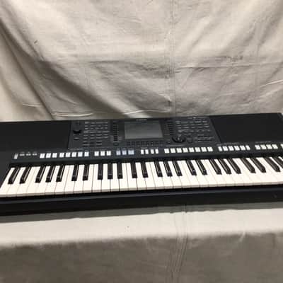 Yamaha PSR-S750 image 2