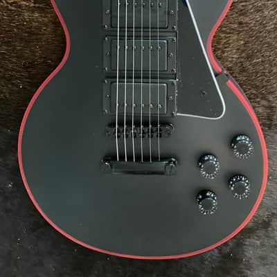 Firefly FFLP Les Paul Matte black with red binding image 5