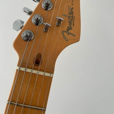 Fender Highway one Stratocaster with maple Fretboard 2003 - Sapphire Blue Transparent image 5